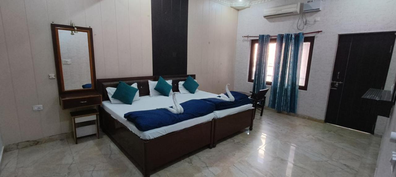 Bluestays Hostel Rishikesh Exterior photo